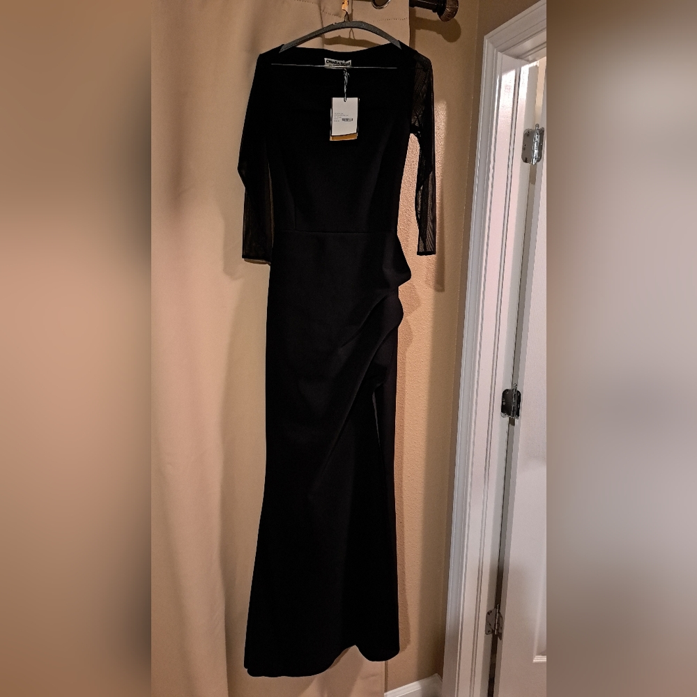 Elegant Black Evening Gown - Picture 4 of 10